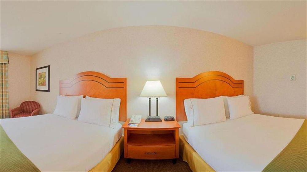 Holiday Inn Express Westley By Ihg Buitenkant foto