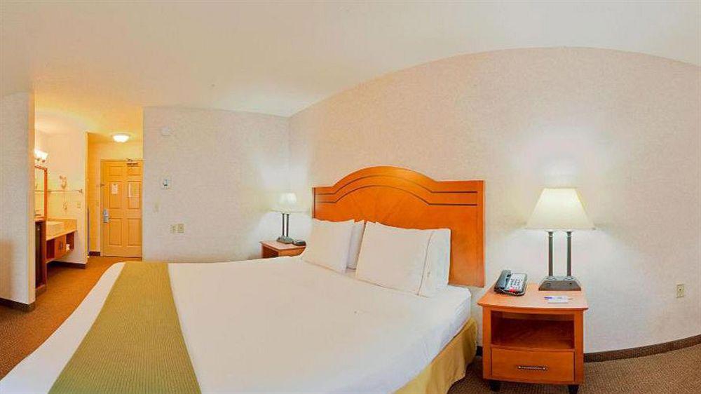 Holiday Inn Express Westley By Ihg Buitenkant foto