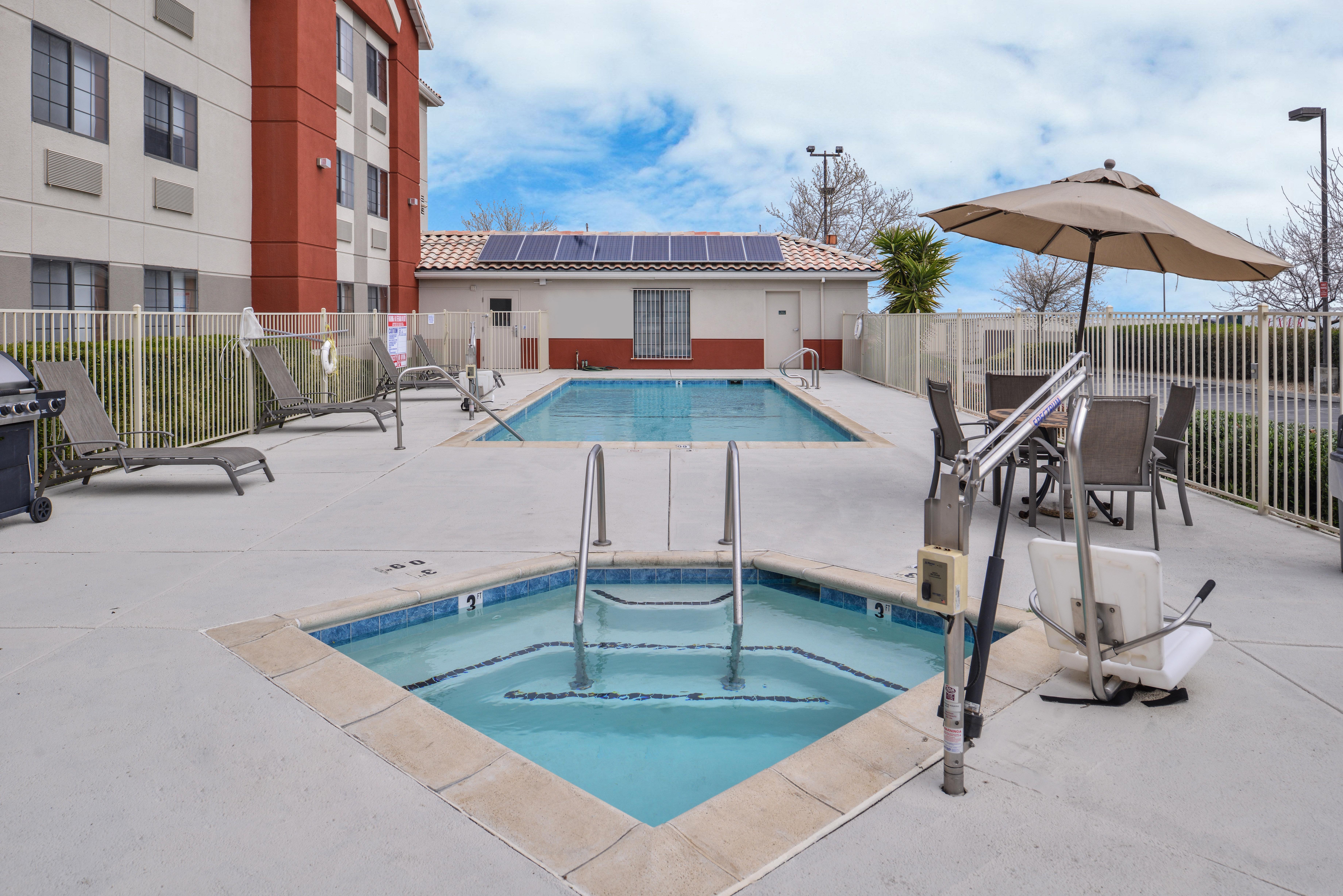 Holiday Inn Express Westley By Ihg Buitenkant foto