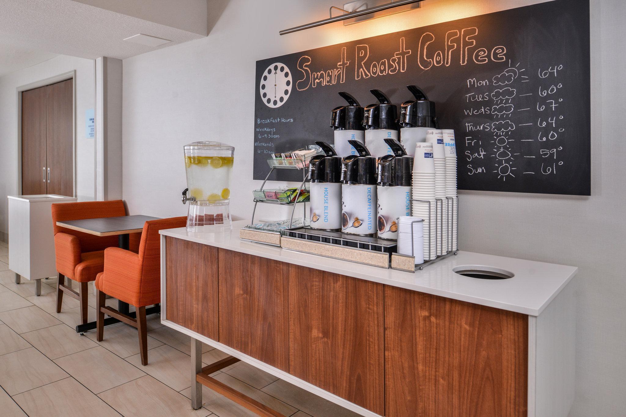 Holiday Inn Express Westley By Ihg Buitenkant foto