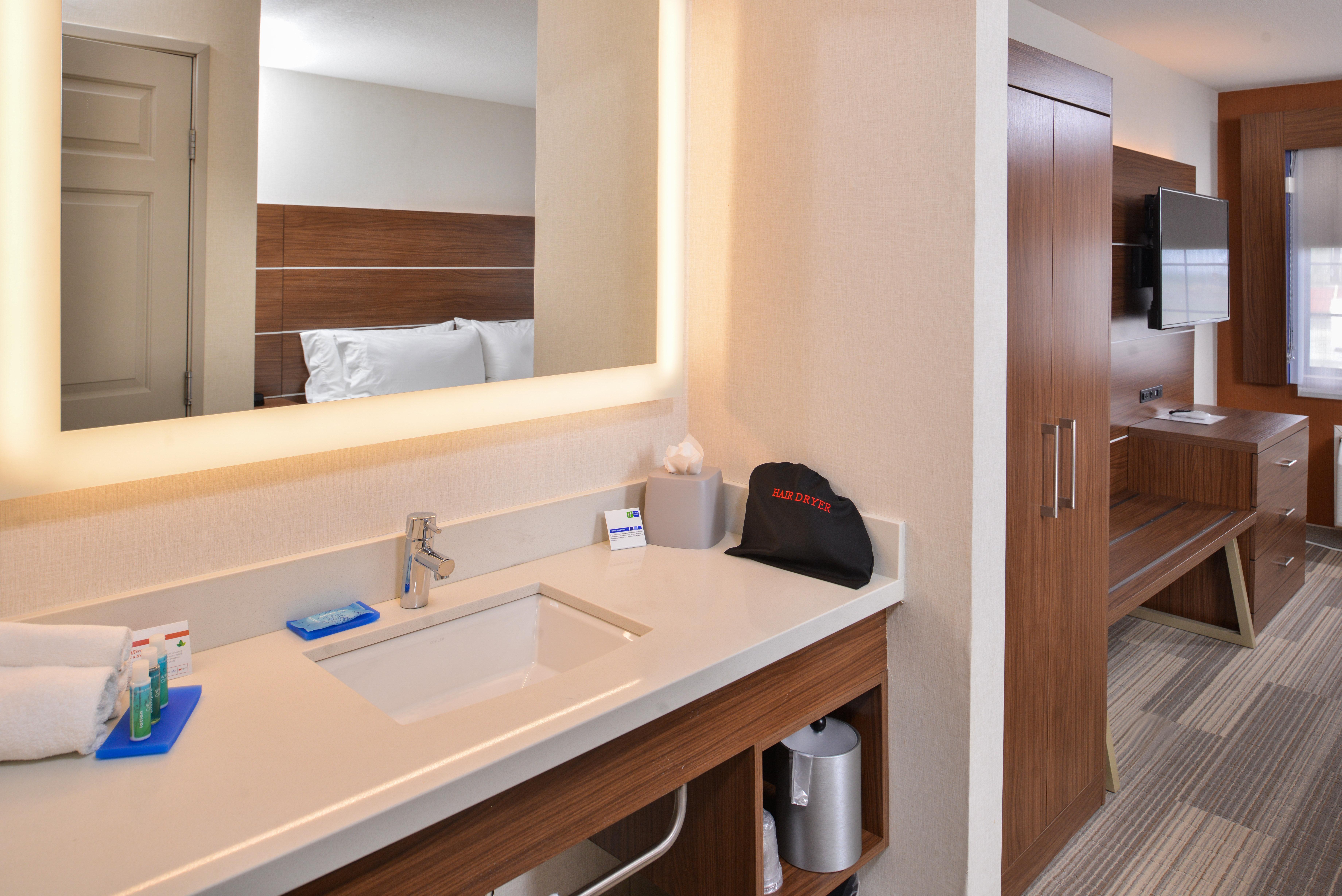 Holiday Inn Express Westley By Ihg Buitenkant foto