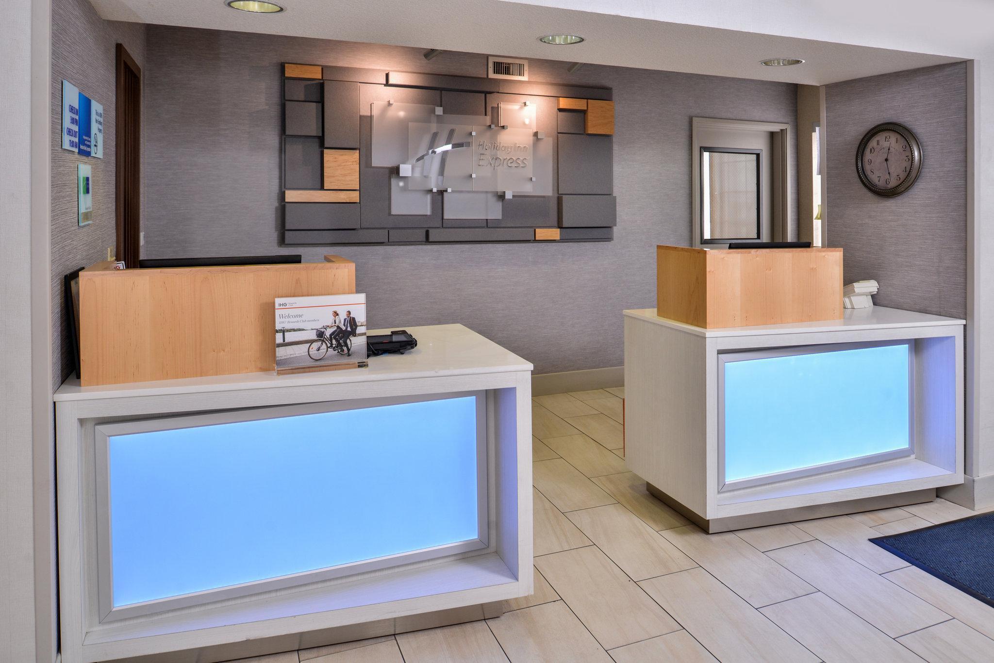 Holiday Inn Express Westley By Ihg Buitenkant foto