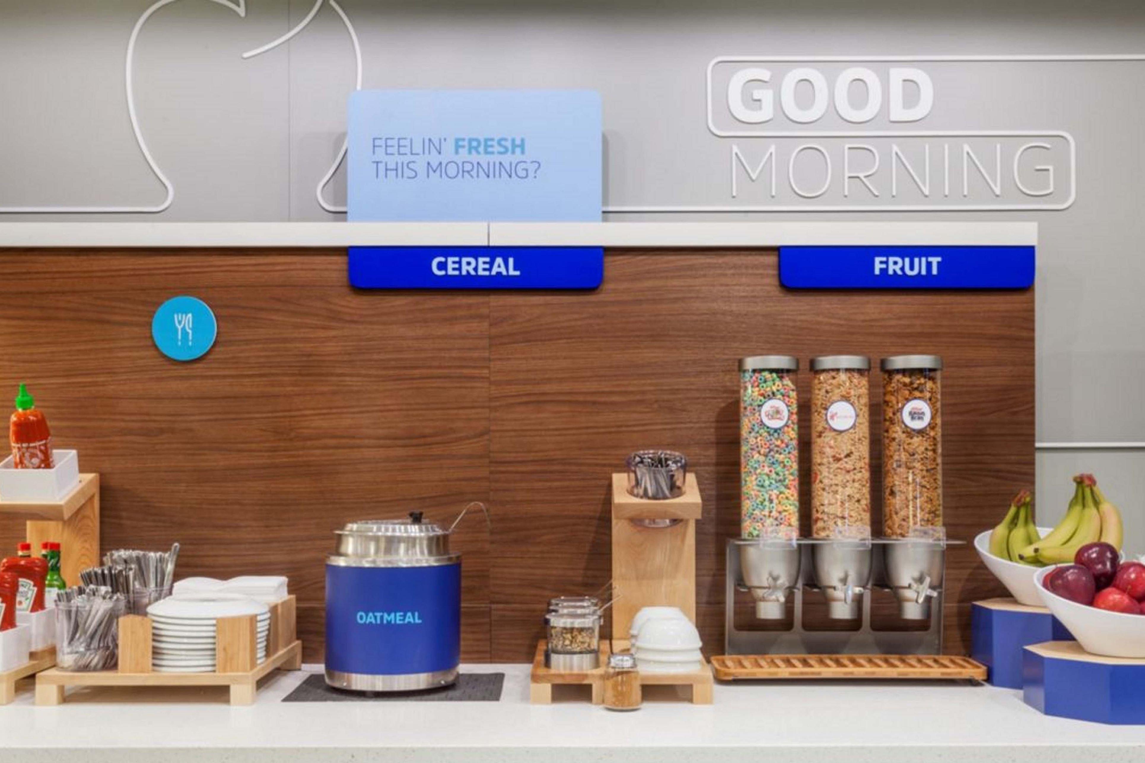Holiday Inn Express Westley By Ihg Buitenkant foto