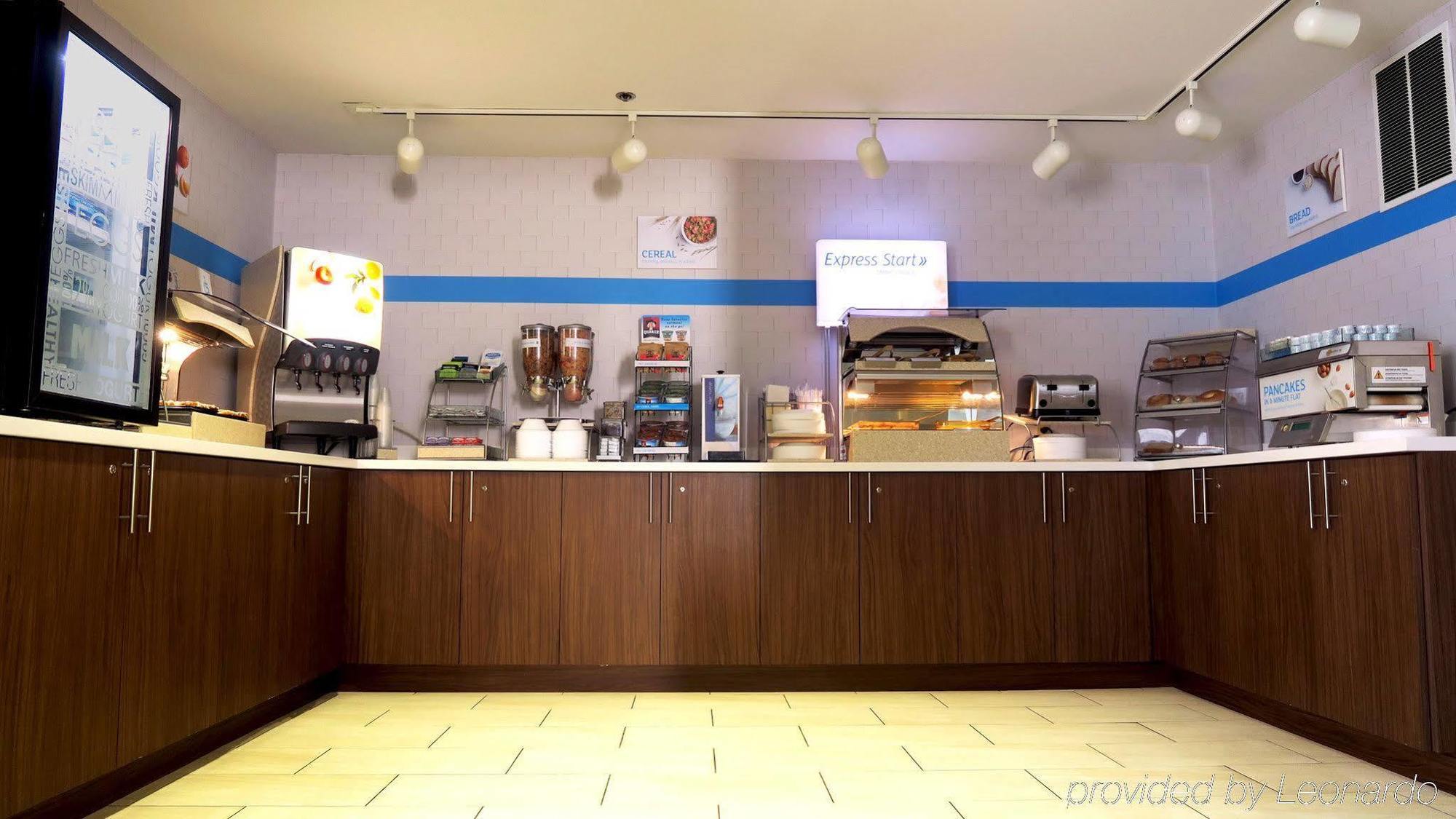 Holiday Inn Express Westley By Ihg Buitenkant foto