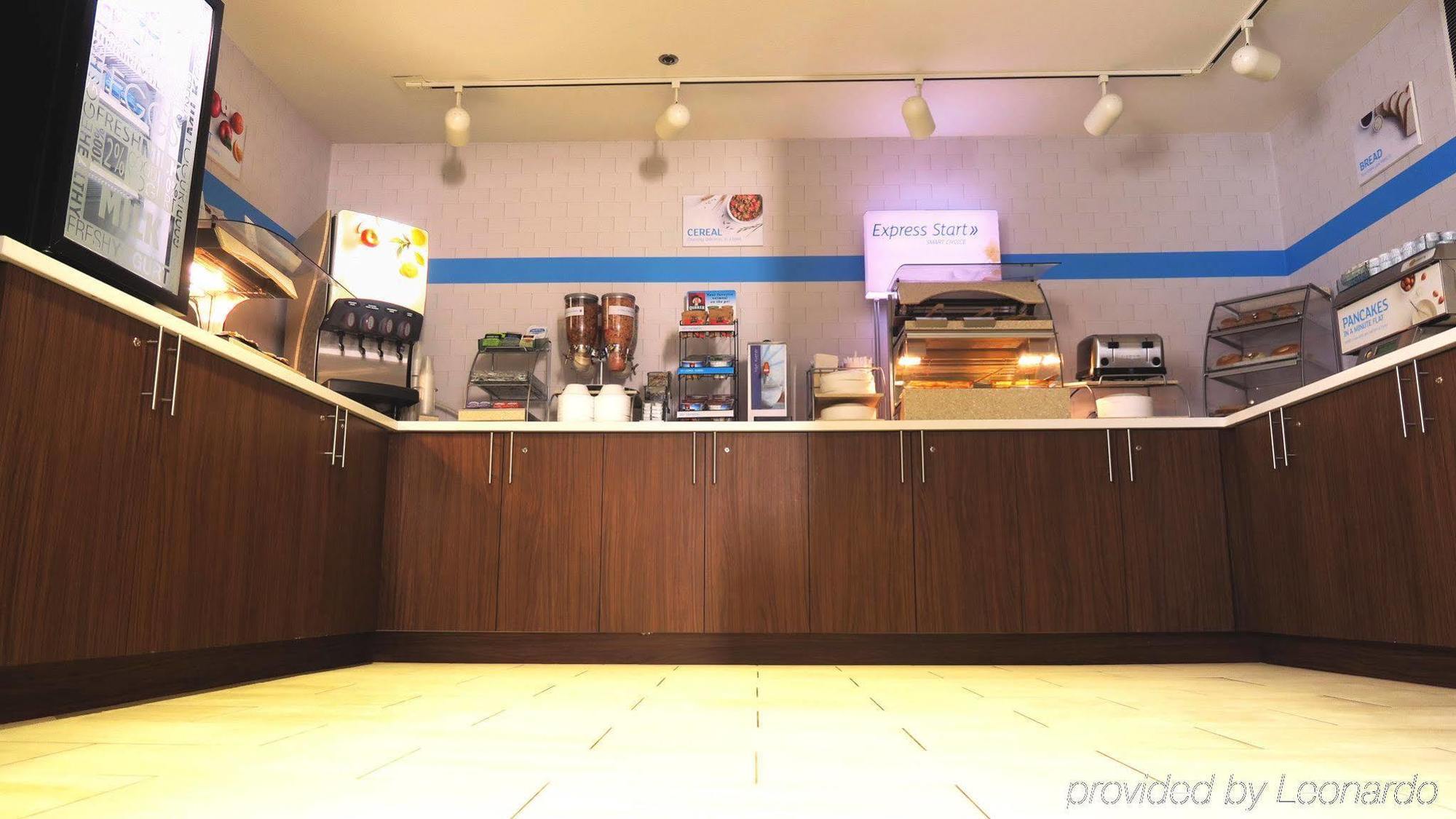 Holiday Inn Express Westley By Ihg Buitenkant foto