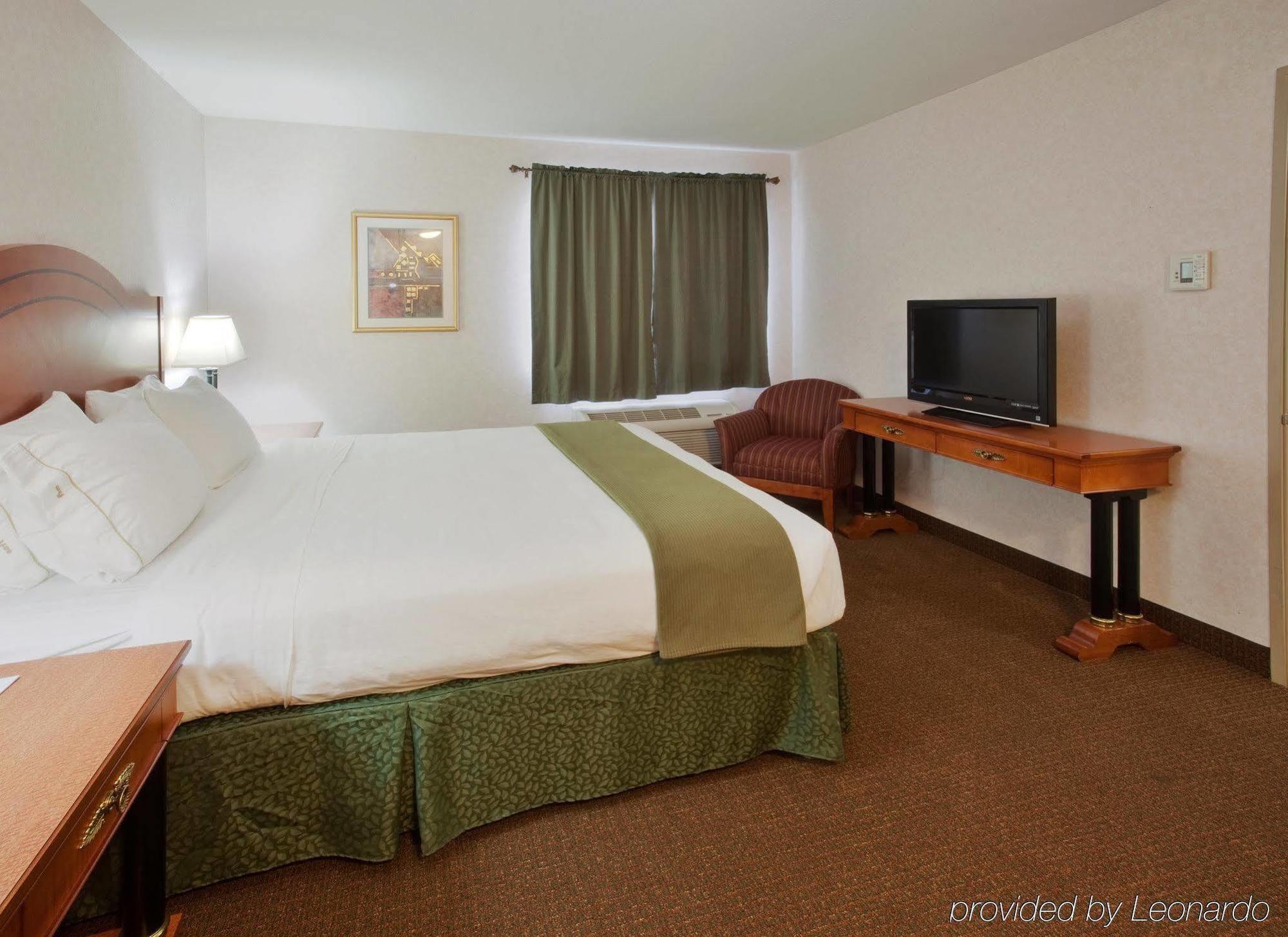 Holiday Inn Express Westley By Ihg Buitenkant foto