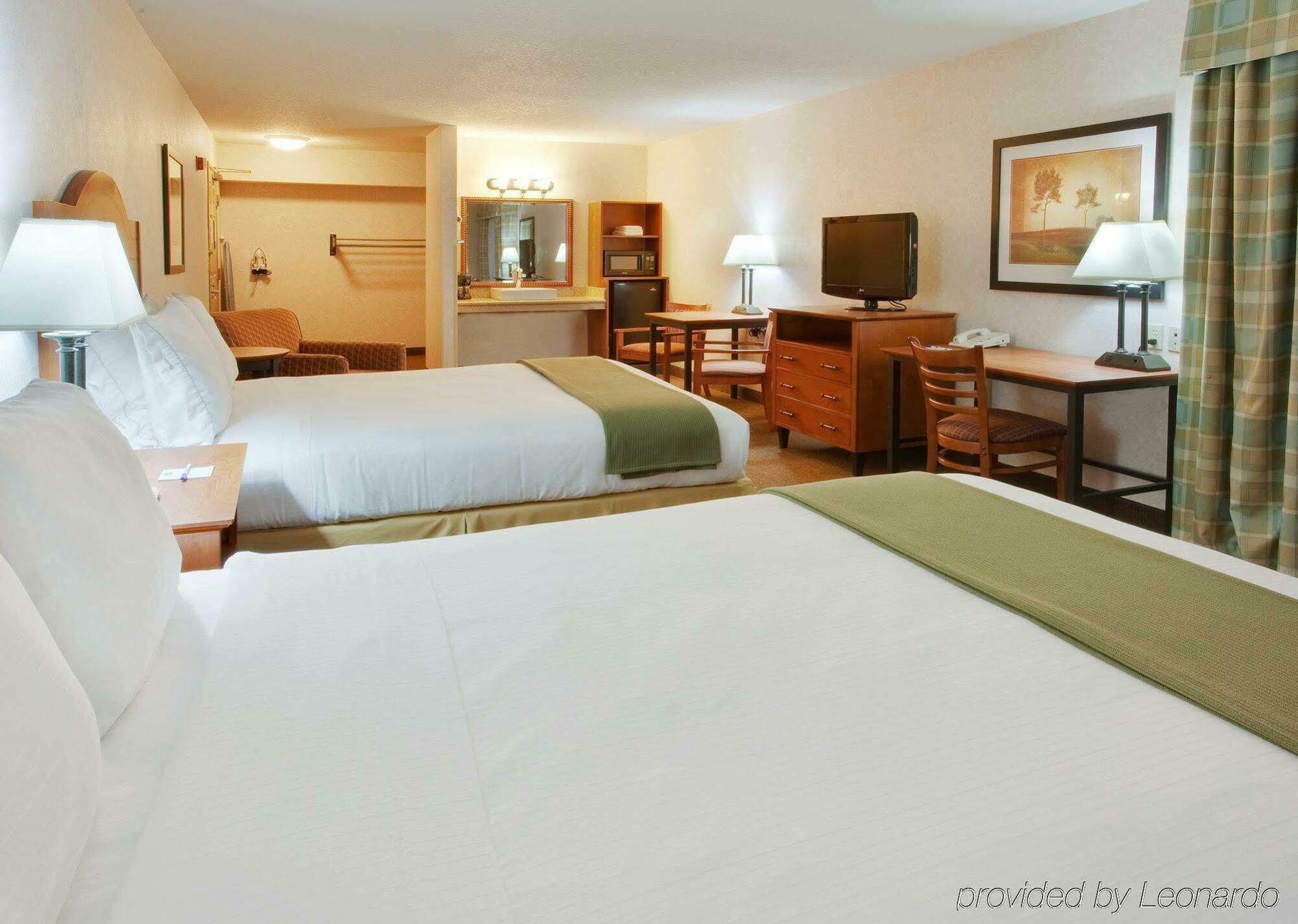 Holiday Inn Express Westley By Ihg Buitenkant foto